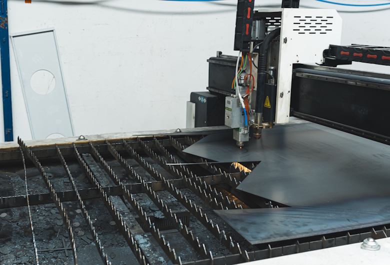 Jasa-Laser-Cutting-Profesional-dengan-Mesin-Laser-Cutting-Fiber-Teknostainless