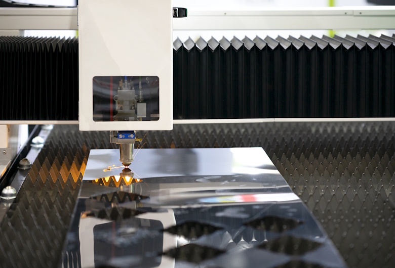 Perawatan-Mesin-Laser-Cutting-Panduan-Lengkap-agar-Tetap-Awet-teknolaser