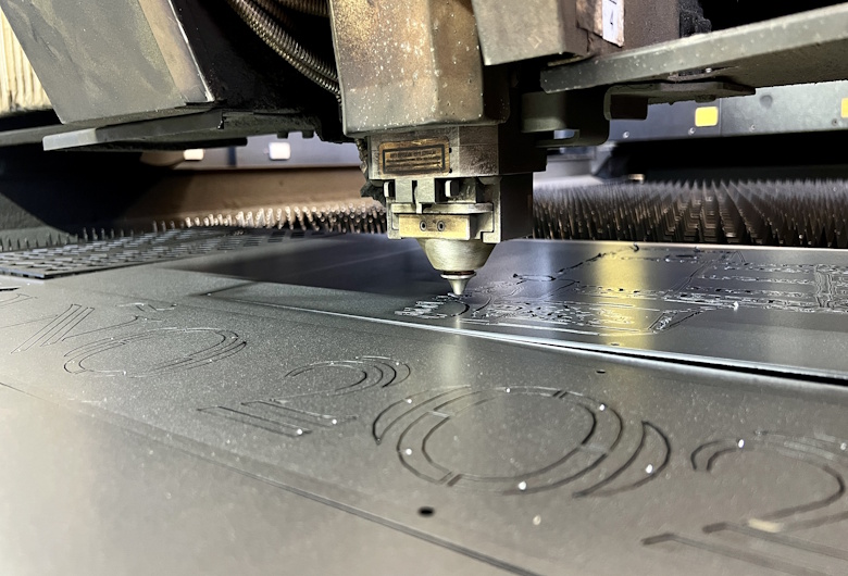 Jasa-Laser-Cutting-Bekasi-Dari-Desain-Digital-hingga-Finishing-Premium-Teknolaser