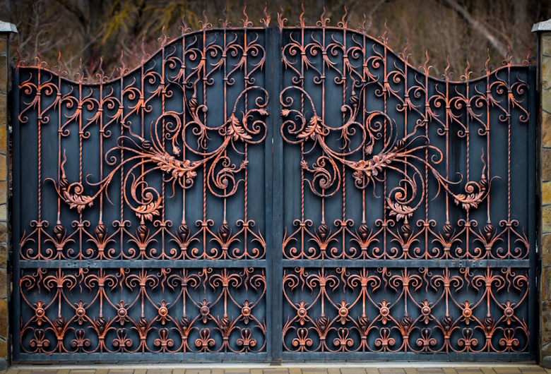 Jasa-Laser-Cutting-Pagar-Besi-untuk-Proyek-Perumahan-dan-Komersial-Teknolaser