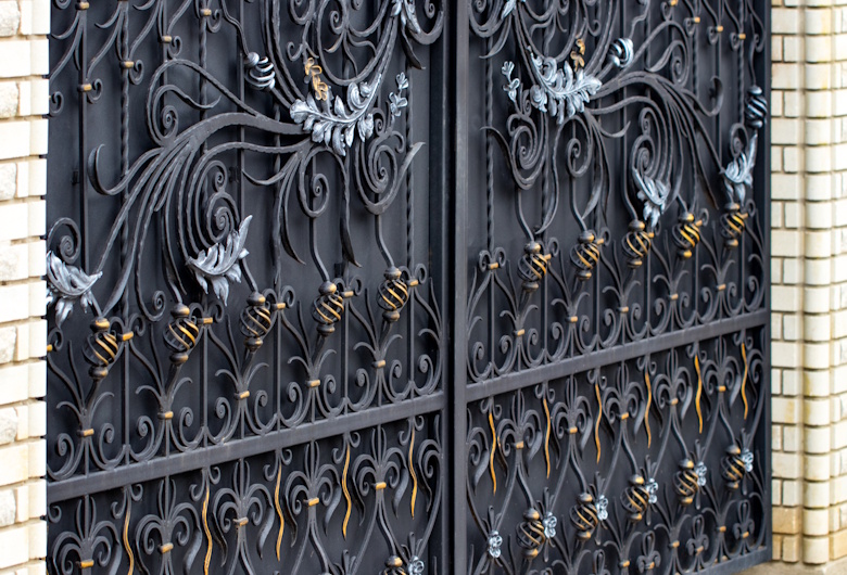 Jasa Laser Cutting Pagar Besi untuk Proyek Perumahan dan Komersial