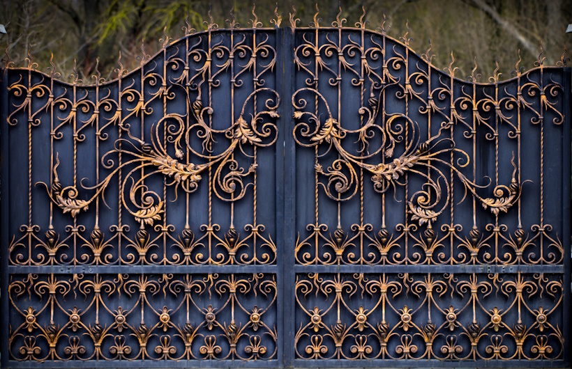 Sesuaikan-dengan-Fasad-dan-Gaya-Rumah-dengan-Jasa-Custom-Pagar-Laser-Cutting-Teknolaser