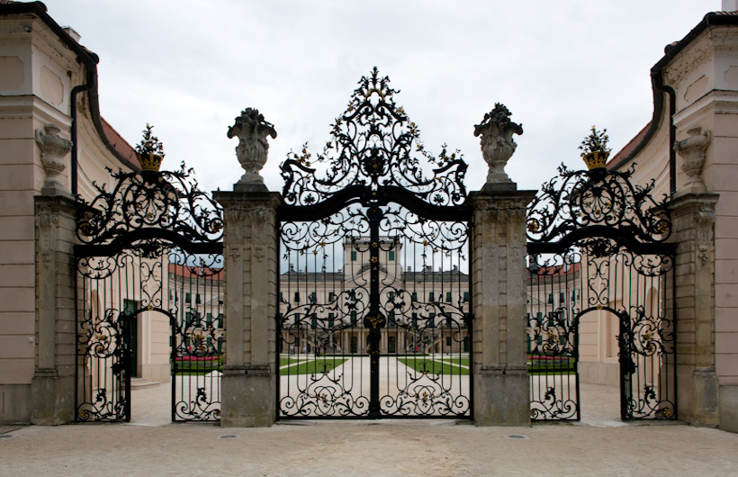Gerbang Laser Cutting Jadi Sentuhan Eksklusif dan Mewah untuk Rumah, Hotel, dan Restoran