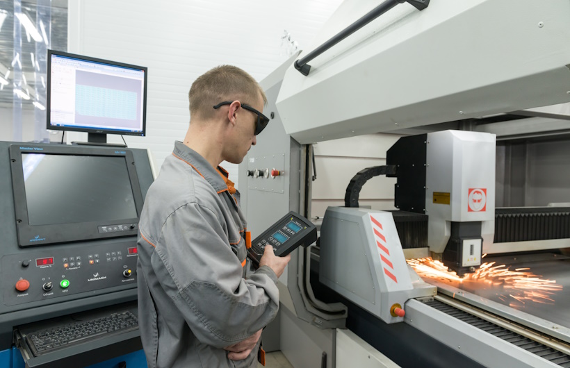 Jasa Custom Panel Laser Cutting untuk Proyek Komersial dan Hunian