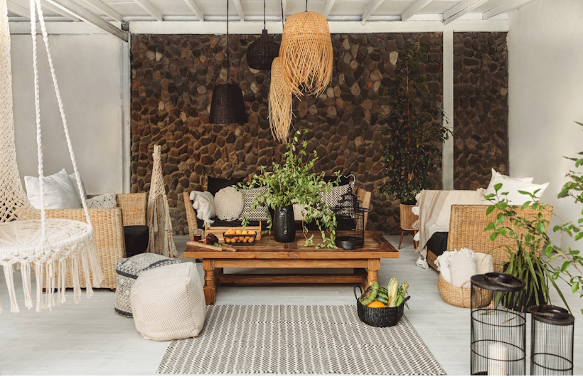 Panduan-Memilih-Backdrop-Berdasarkan-Gaya-Interior-Industrial-Minimalis-Scandinavian-atau-Rustic-Teknolaser