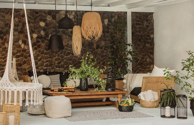 Panduan Memilih Backdrop Berdasarkan Gaya Interior: Industrial, Minimalis, Scandinavian, atau Rustic